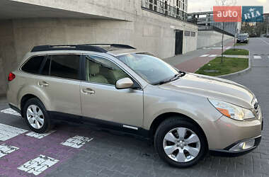 Универсал Subaru Outback 2010 в 