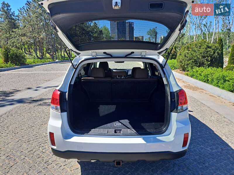 Універсал Subaru Outback 2013 в Дніпрі