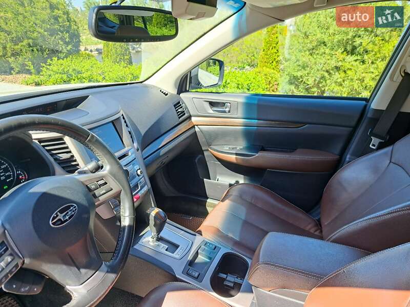 Універсал Subaru Outback 2013 в Дніпрі
