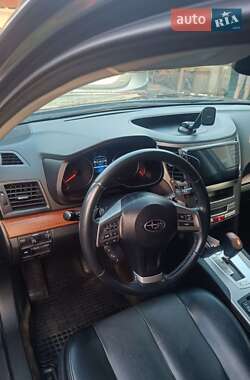 Универсал Subaru Outback 2014 в Березному