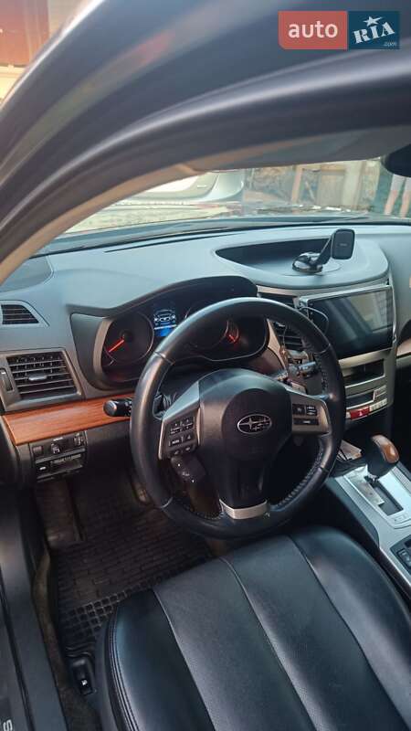 Универсал Subaru Outback 2014 в Березному