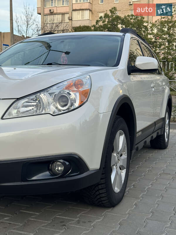 Універсал Subaru Outback 2010 в Миколаєві