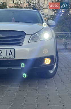 Універсал Subaru Outback 2010 в 