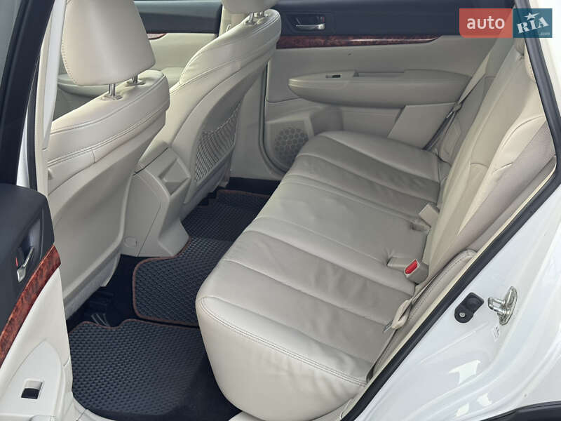 Універсал Subaru Outback 2010 в Миколаєві