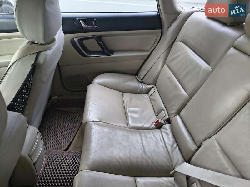 Subaru Outback 2004