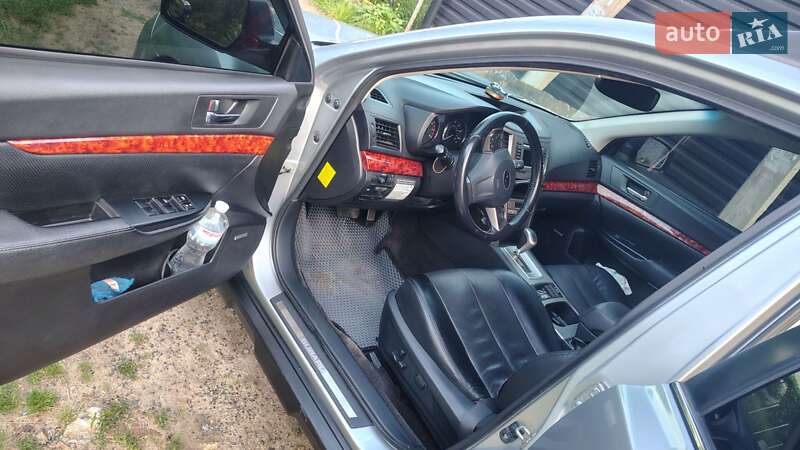 Универсал Subaru Outback 2012 в Житомире