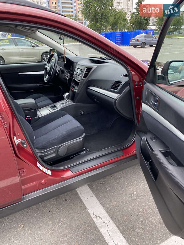 Універсал Subaru Outback 2010 в Києві