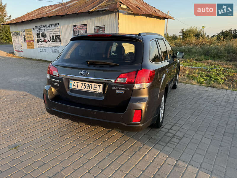 Универсал Subaru Outback 2010 в Ивано-Франковске
