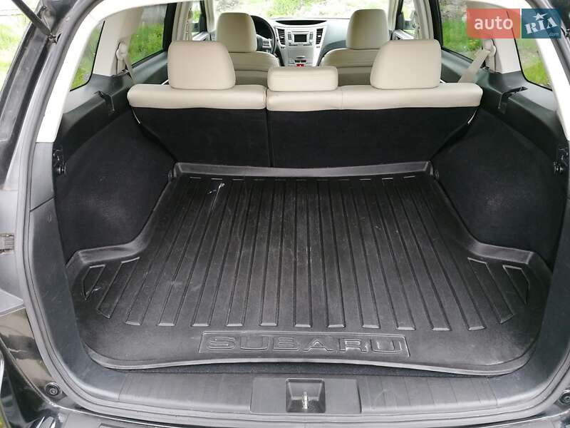 Универсал Subaru Outback 2013 в Каменском