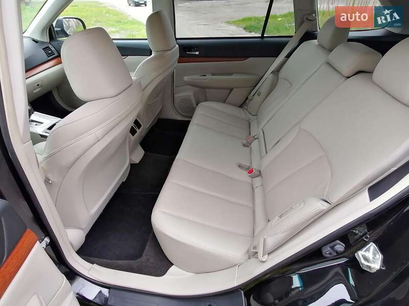 Универсал Subaru Outback 2013 в Каменском
