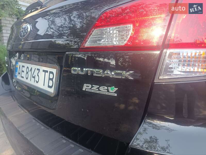 Универсал Subaru Outback 2013 в Каменском