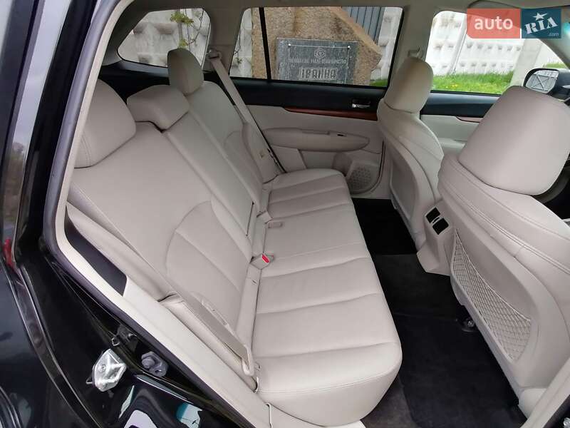 Универсал Subaru Outback 2013 в Каменском