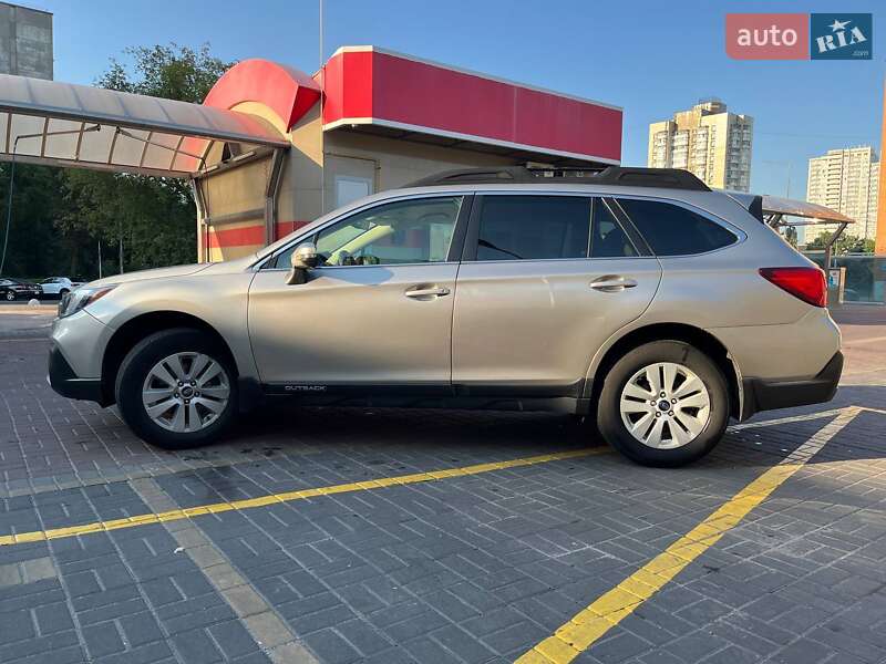 Универсал Subaru Outback 2018 в Киеве