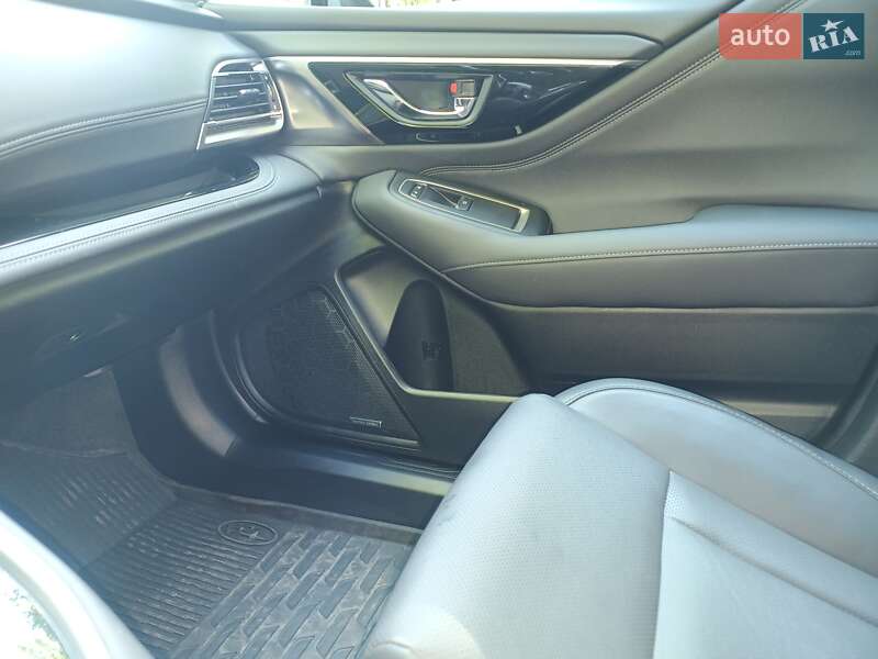 Внедорожник / Кроссовер Subaru Outback 2023 в Виннице