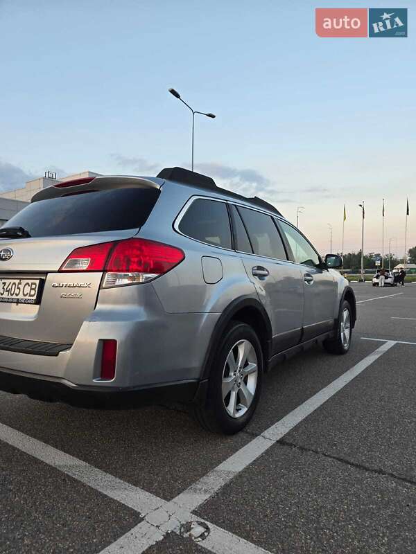 Универсал Subaru Outback 2012 в Киеве