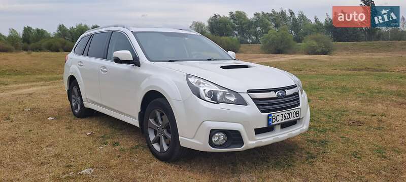 Универсал Subaru Outback 2014 в Вараше