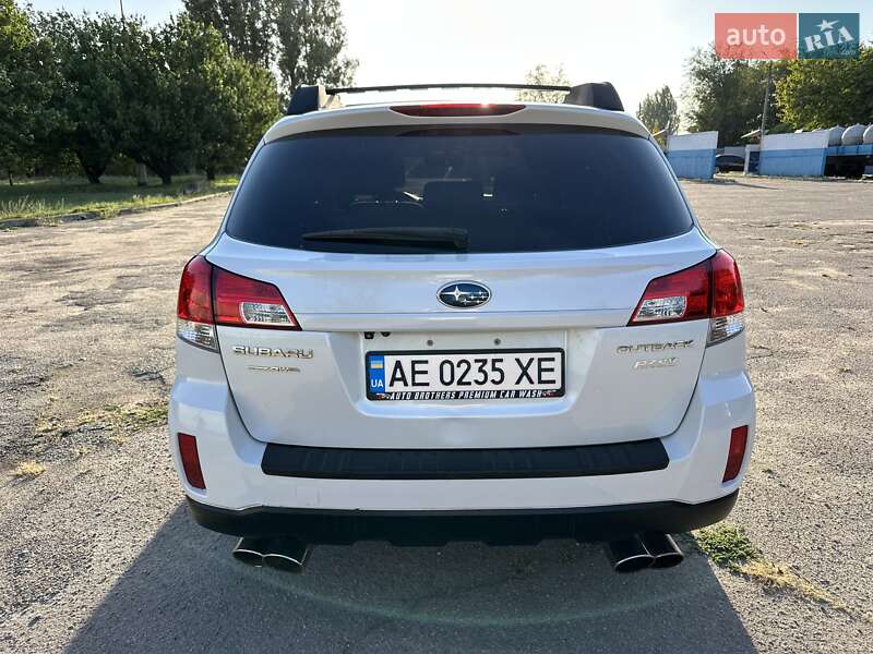 Універсал Subaru Outback 2011 в Дніпрі