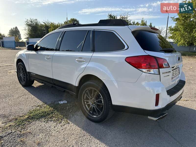 Універсал Subaru Outback 2011 в Дніпрі