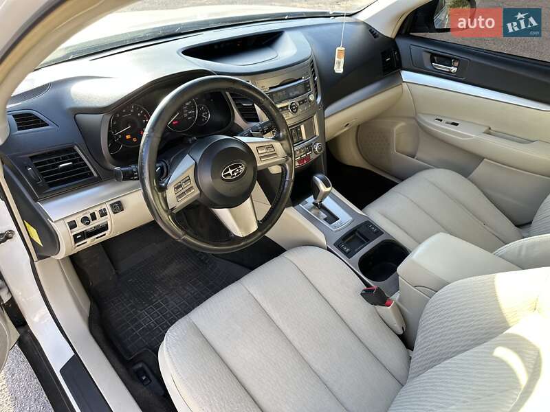 Універсал Subaru Outback 2011 в Дніпрі