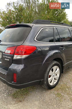 Универсал Subaru Outback 2012 в 
