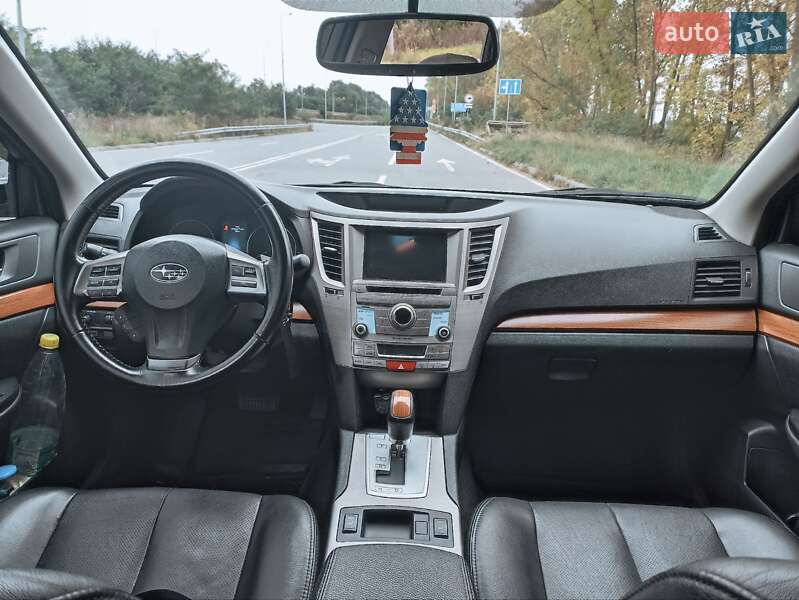 Универсал Subaru Outback 2013 в Хмельницком