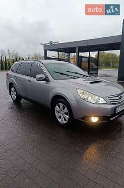 Универсал Subaru Outback 2010 в Яремче