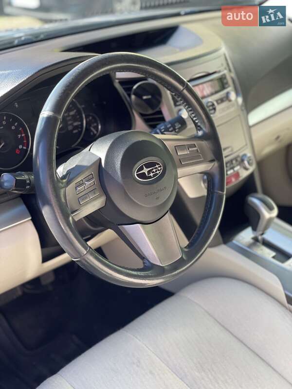 Универсал Subaru Outback 2011 в Киеве
