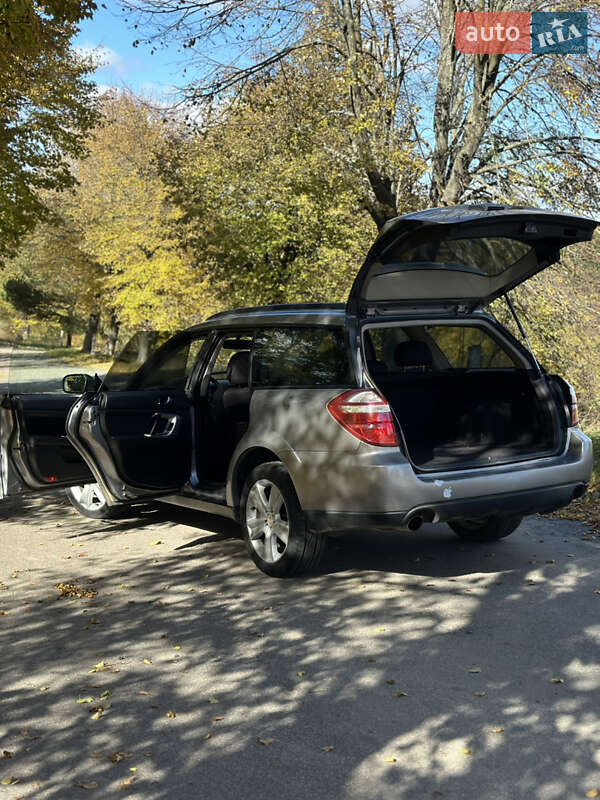 Универсал Subaru Outback 2008 в Баре