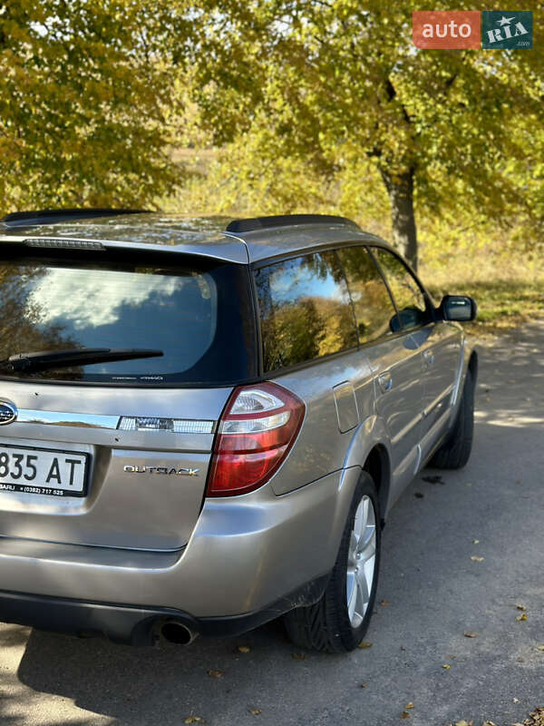 Универсал Subaru Outback 2008 в Баре
