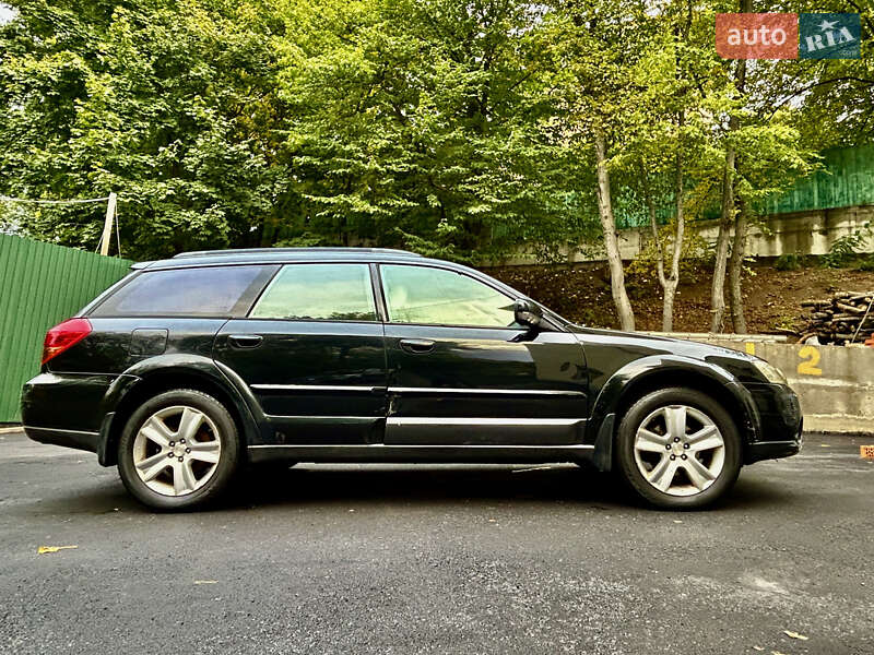 Универсал Subaru Outback 2004 в Киеве