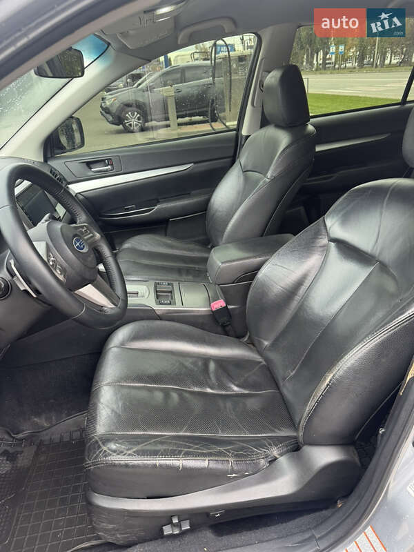 Универсал Subaru Outback 2011 в Кропивницком