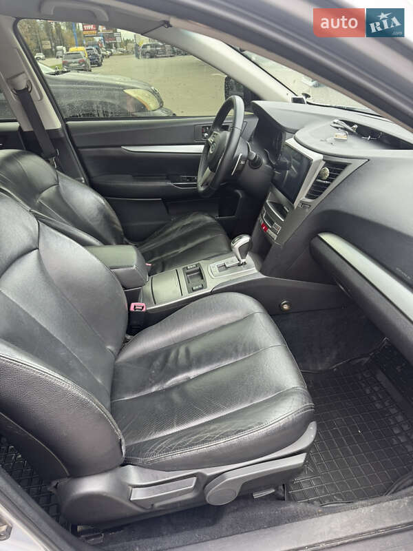 Универсал Subaru Outback 2011 в Кропивницком