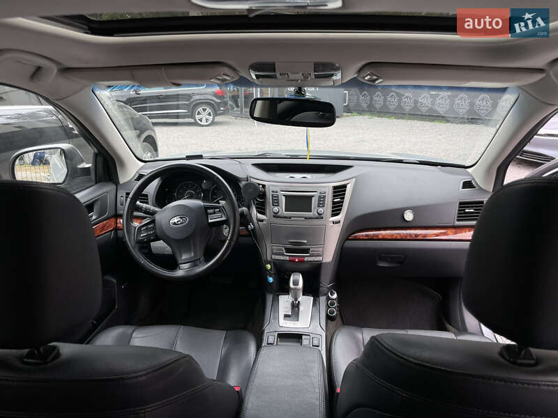 Универсал Subaru Outback 2012 в Киеве