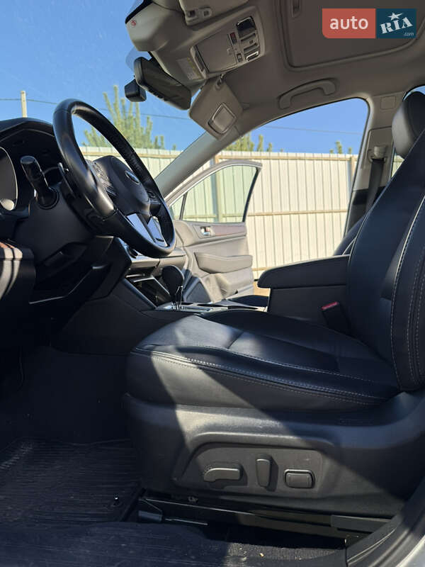 Универсал Subaru Outback 2017 в Луцке