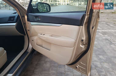 Универсал Subaru Outback 2010 в 