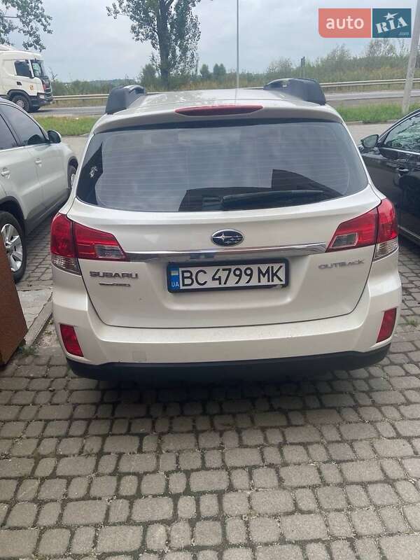 Универсал Subaru Outback 2013 в Львове
