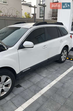 Универсал Subaru Outback 2010 в Киеве