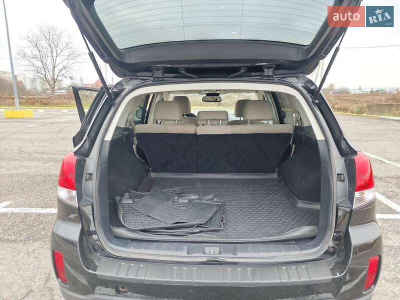Универсал Subaru Outback 2013 в Черновцах