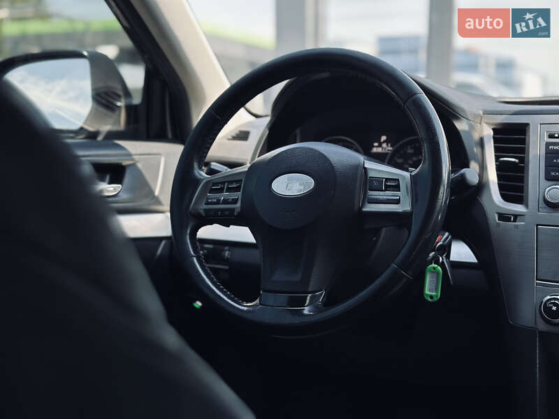 Универсал Subaru Outback 2012 в Кременчуге