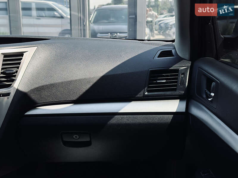 Универсал Subaru Outback 2012 в Кременчуге
