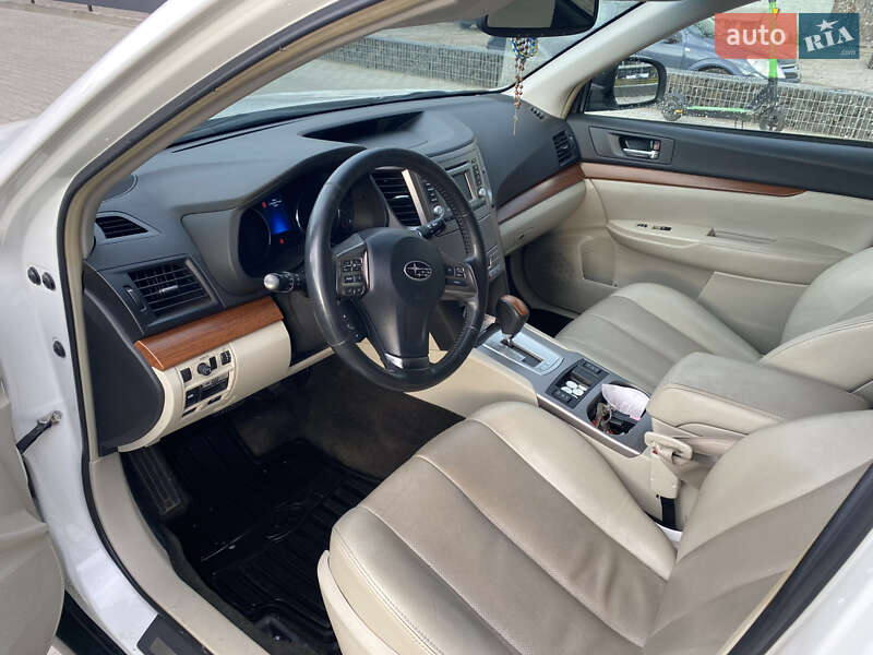 Универсал Subaru Outback 2013 в Львове