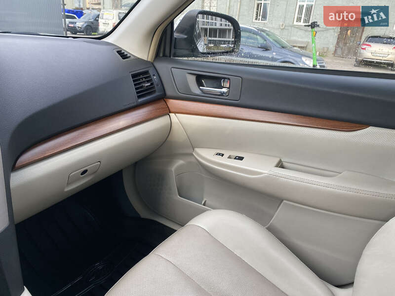 Универсал Subaru Outback 2013 в Львове