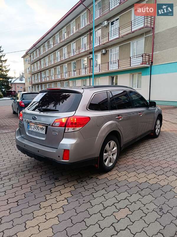 Универсал Subaru Outback 2010 в Яремче