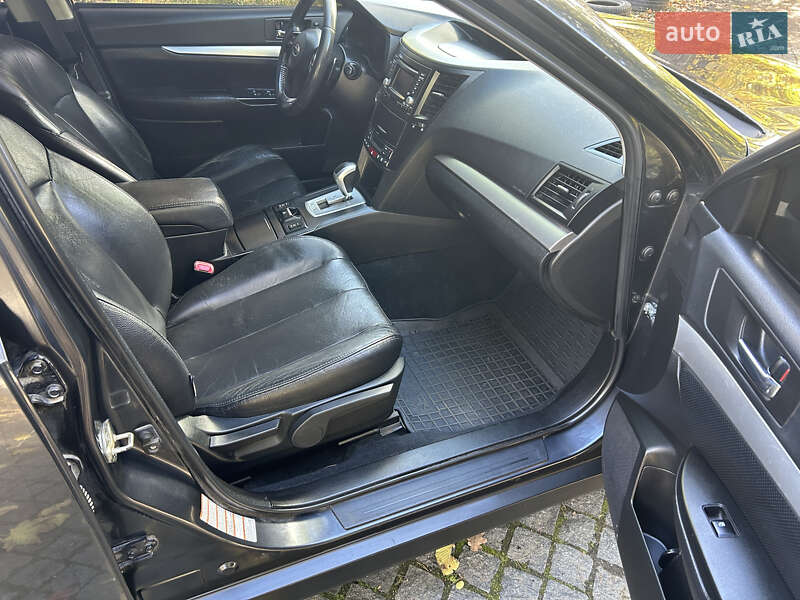 Универсал Subaru Outback 2012 в Киеве