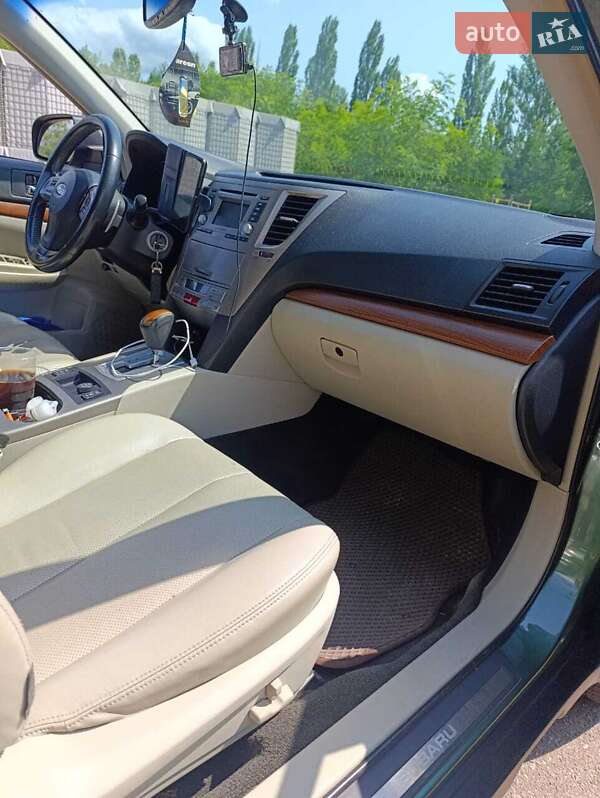 Универсал Subaru Outback 2013 в Киеве