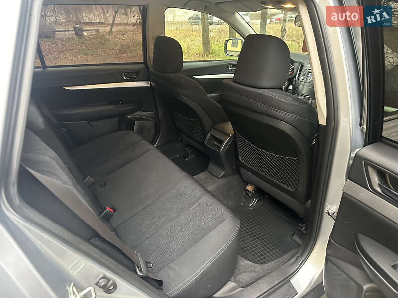 Универсал Subaru Outback 2013 в Киеве