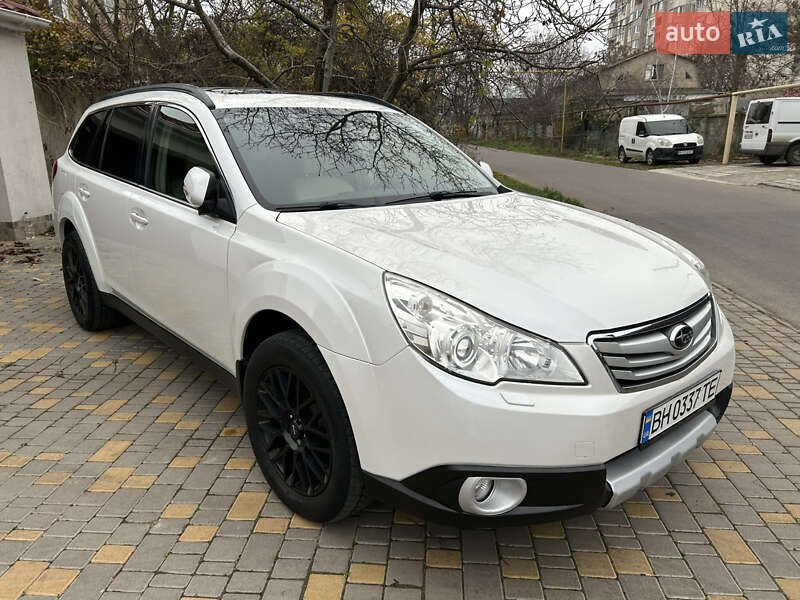 Универсал Subaru Outback 2010 в Одессе