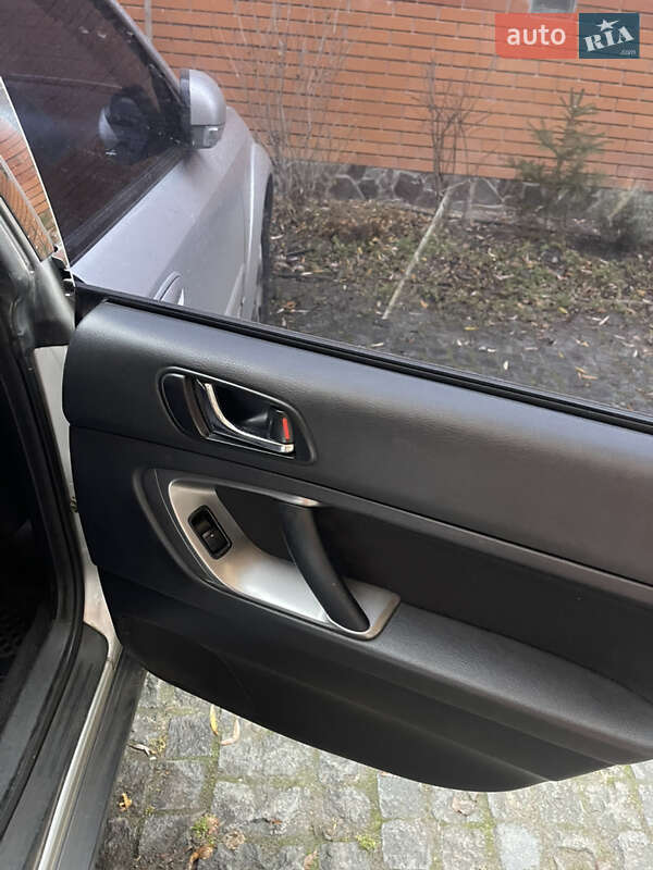 Универсал Subaru Outback 2005 в Киеве