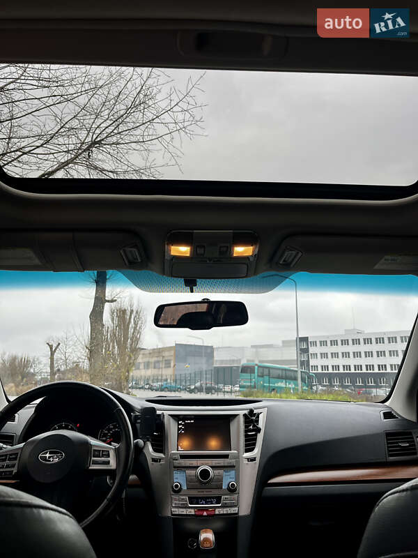 Универсал Subaru Outback 2012 в Киеве