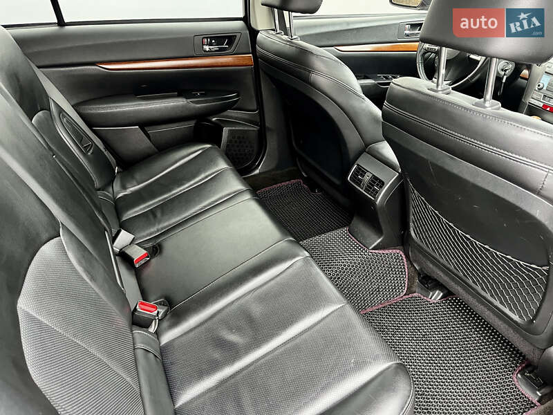 Универсал Subaru Outback 2012 в Киеве